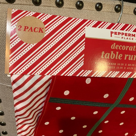 Christmas Two Pack Tablerunner - Picture 3 of 5